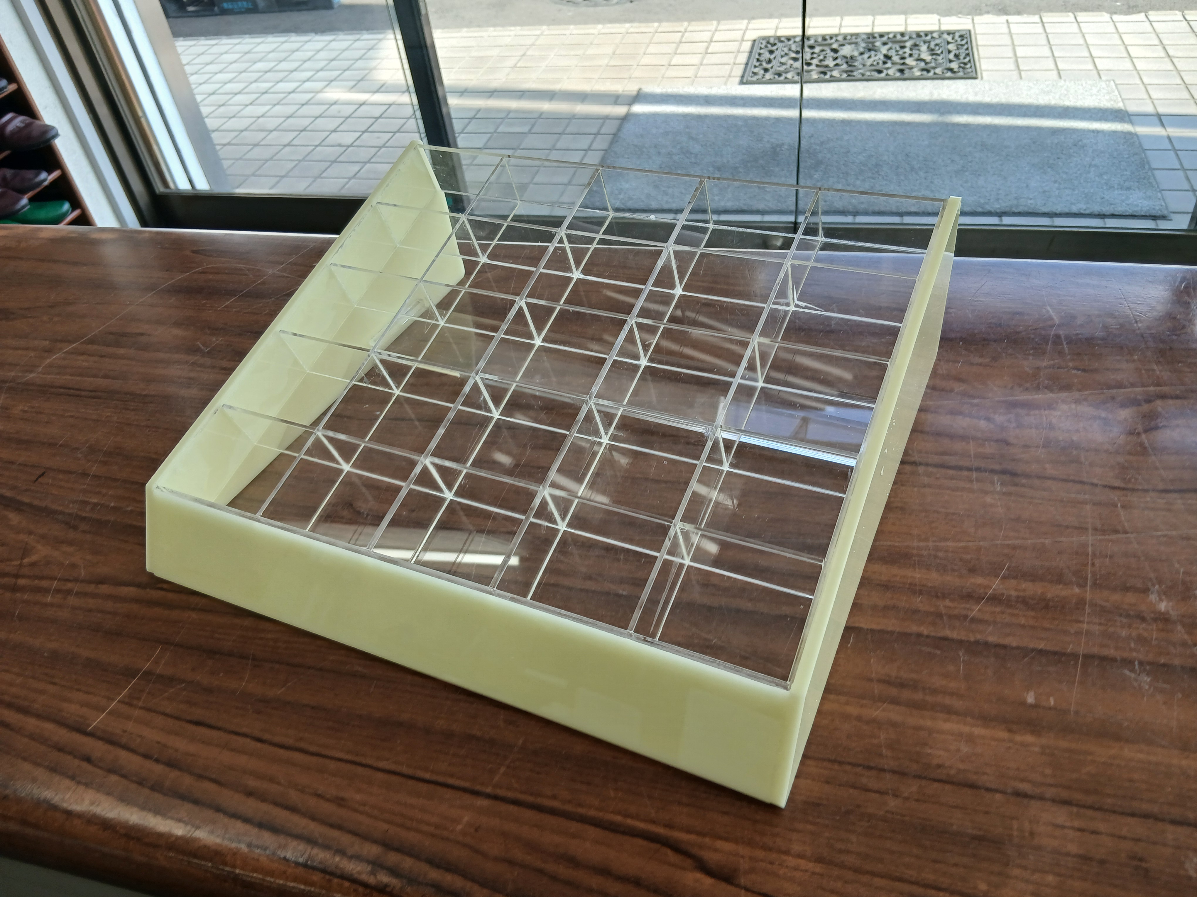 展示用小物入れ