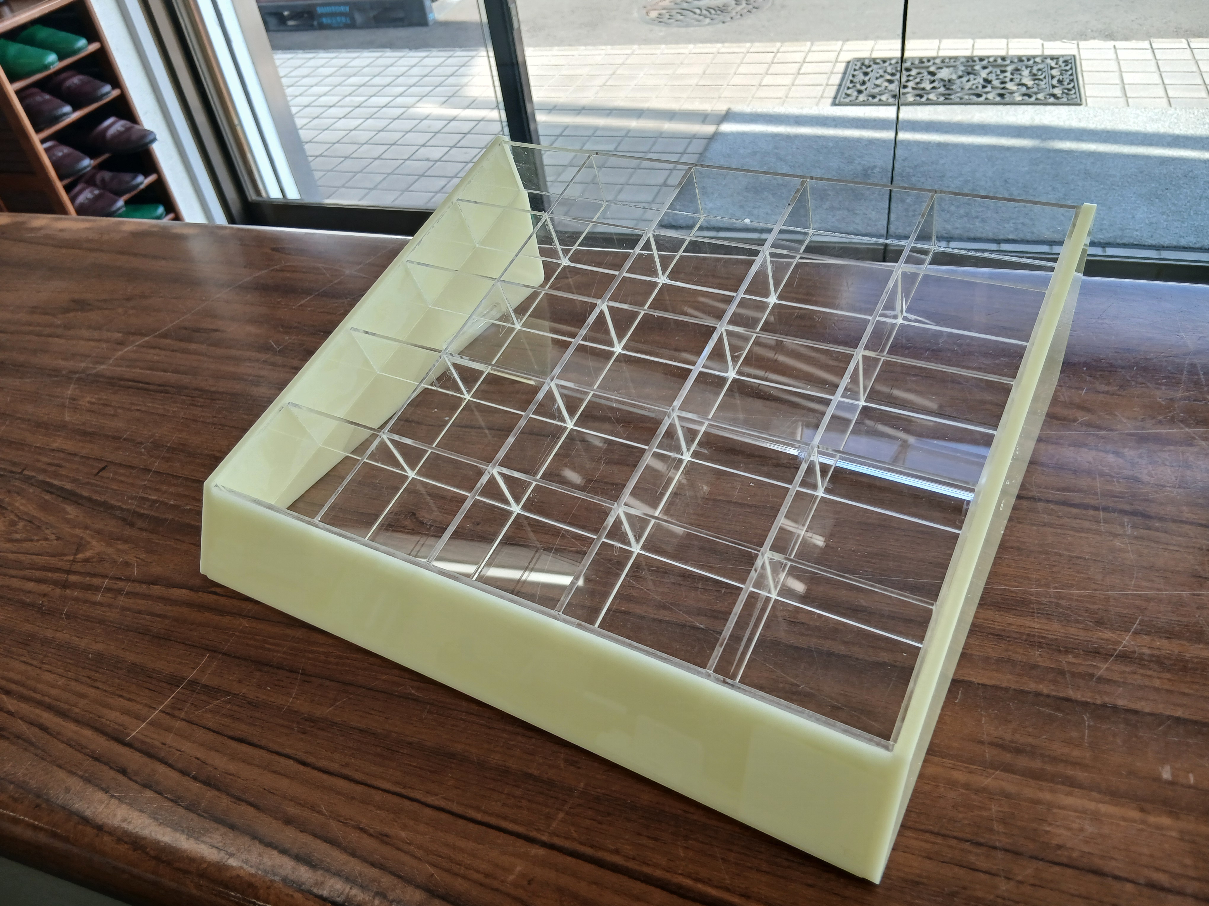 展示用小物入れ