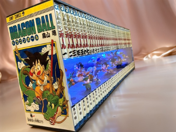 ドラゴンボール　コミック背表紙　フィギュアLEDディスプレイケース