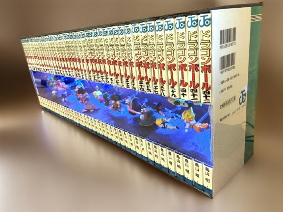 ドラゴンボール　コミック背表紙　フィギュアLEDディスプレイケース