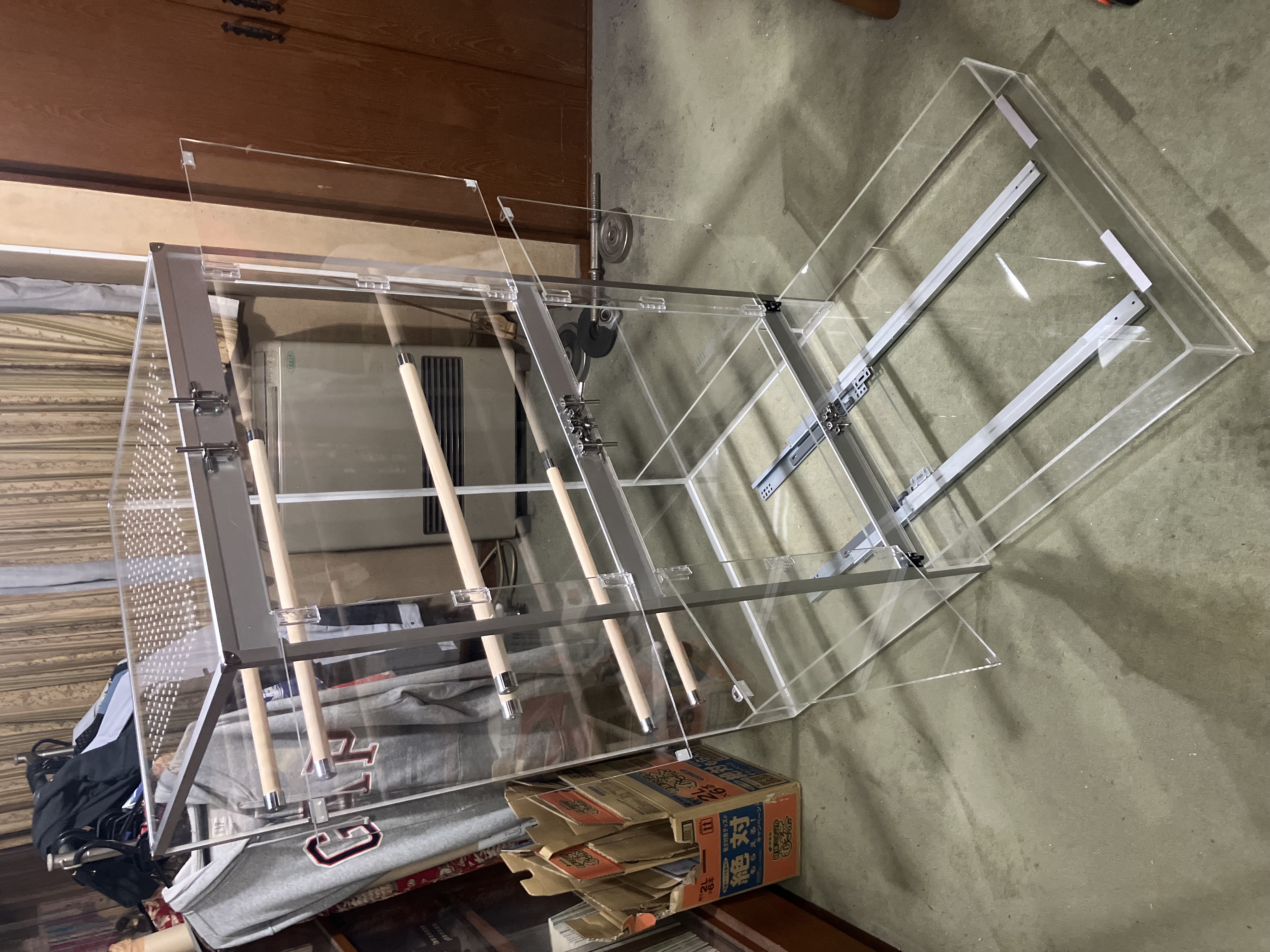 ヘビの飼育用ケージ