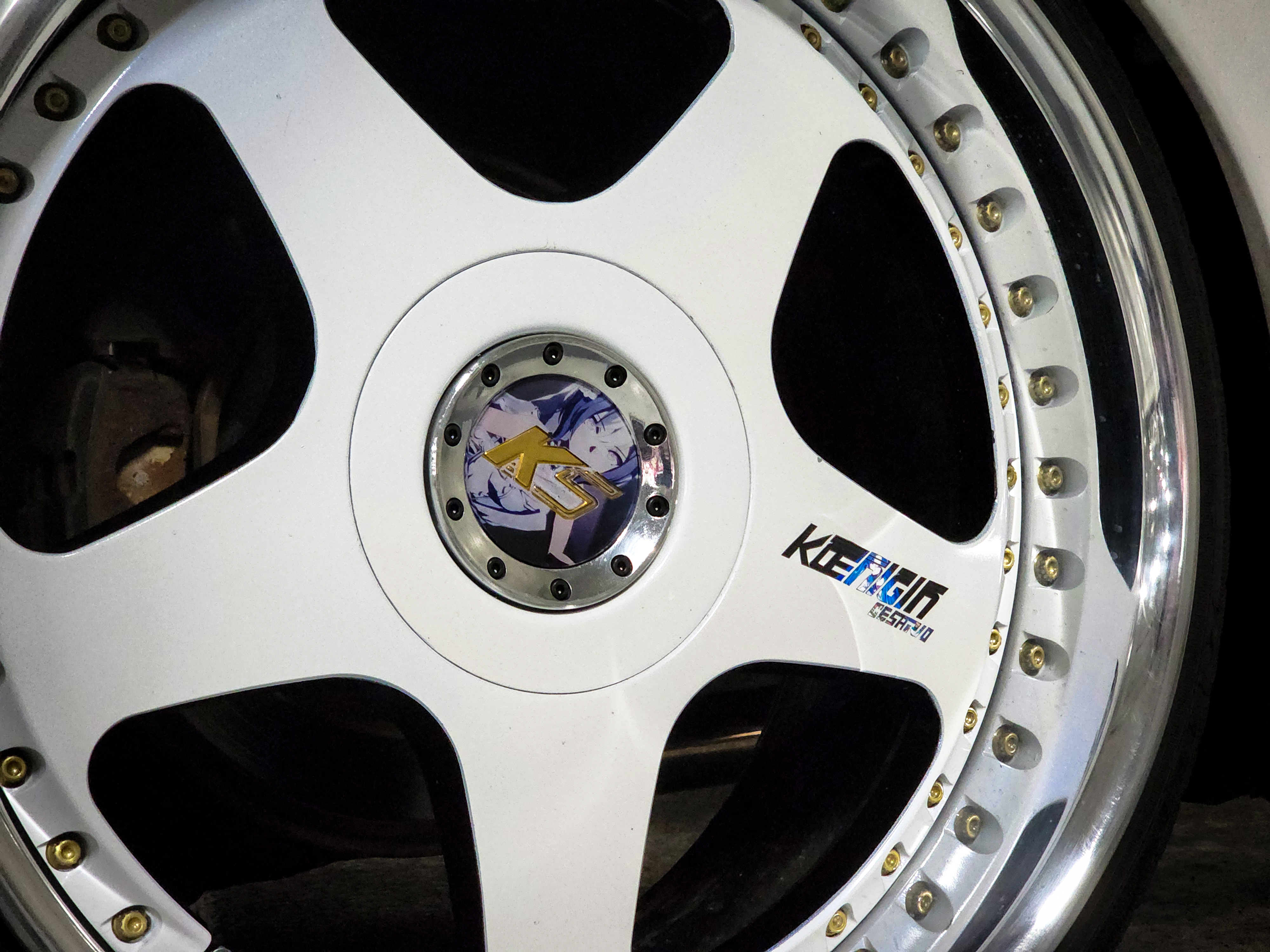 ホイールセンターキャップのリフレッシュ