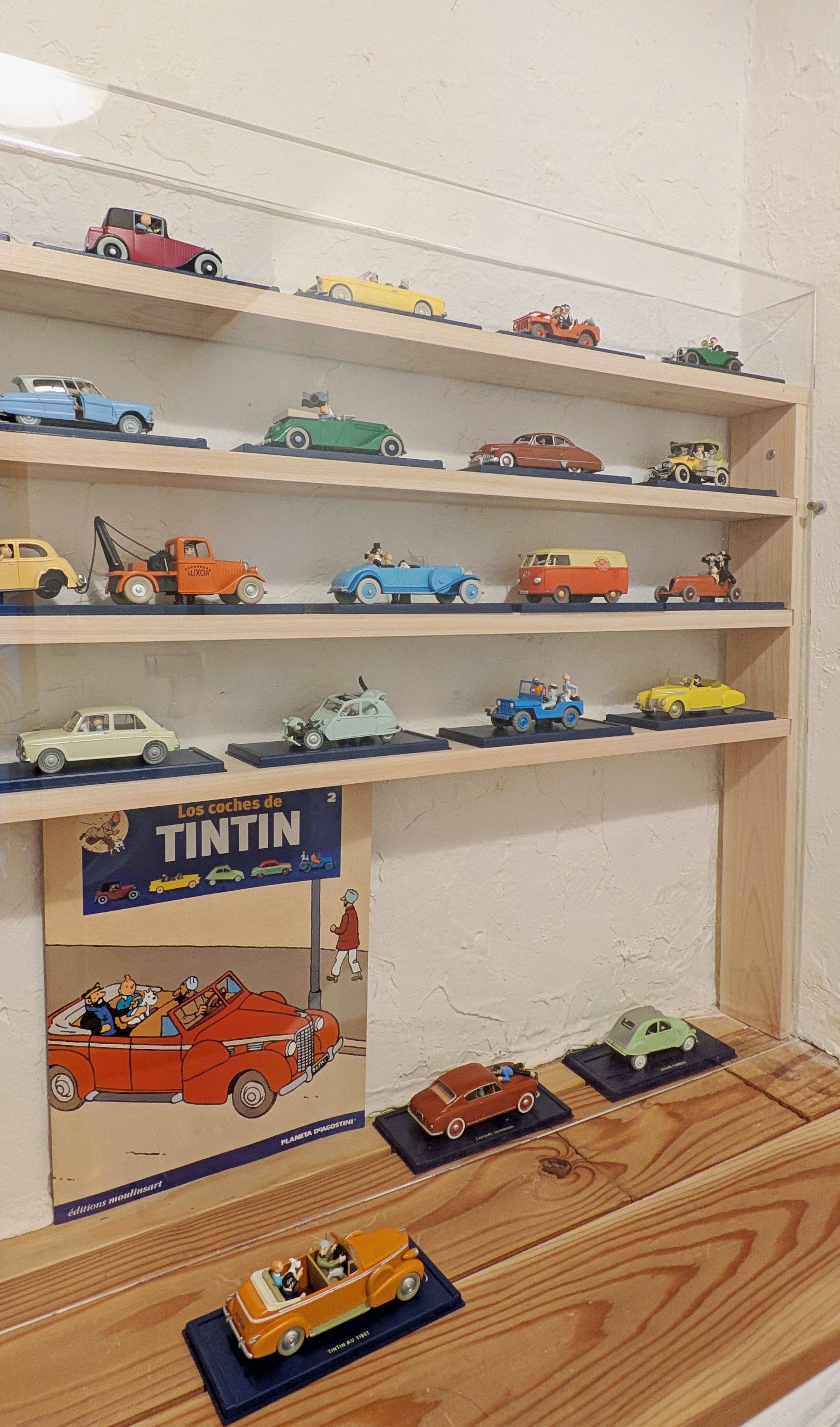 コレクション展示棚のカバー