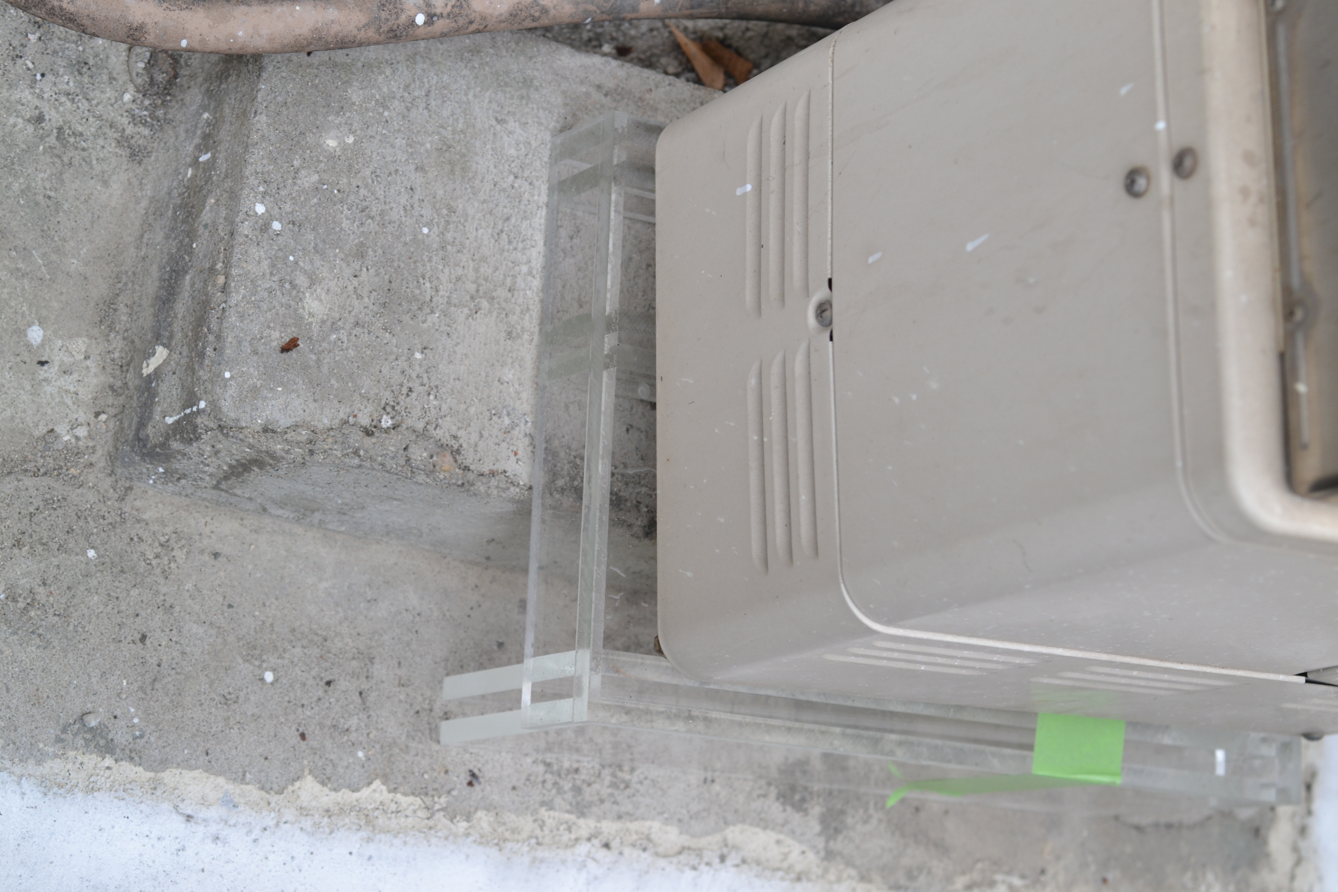 屋外風呂釜の台座（高さ調整必要）