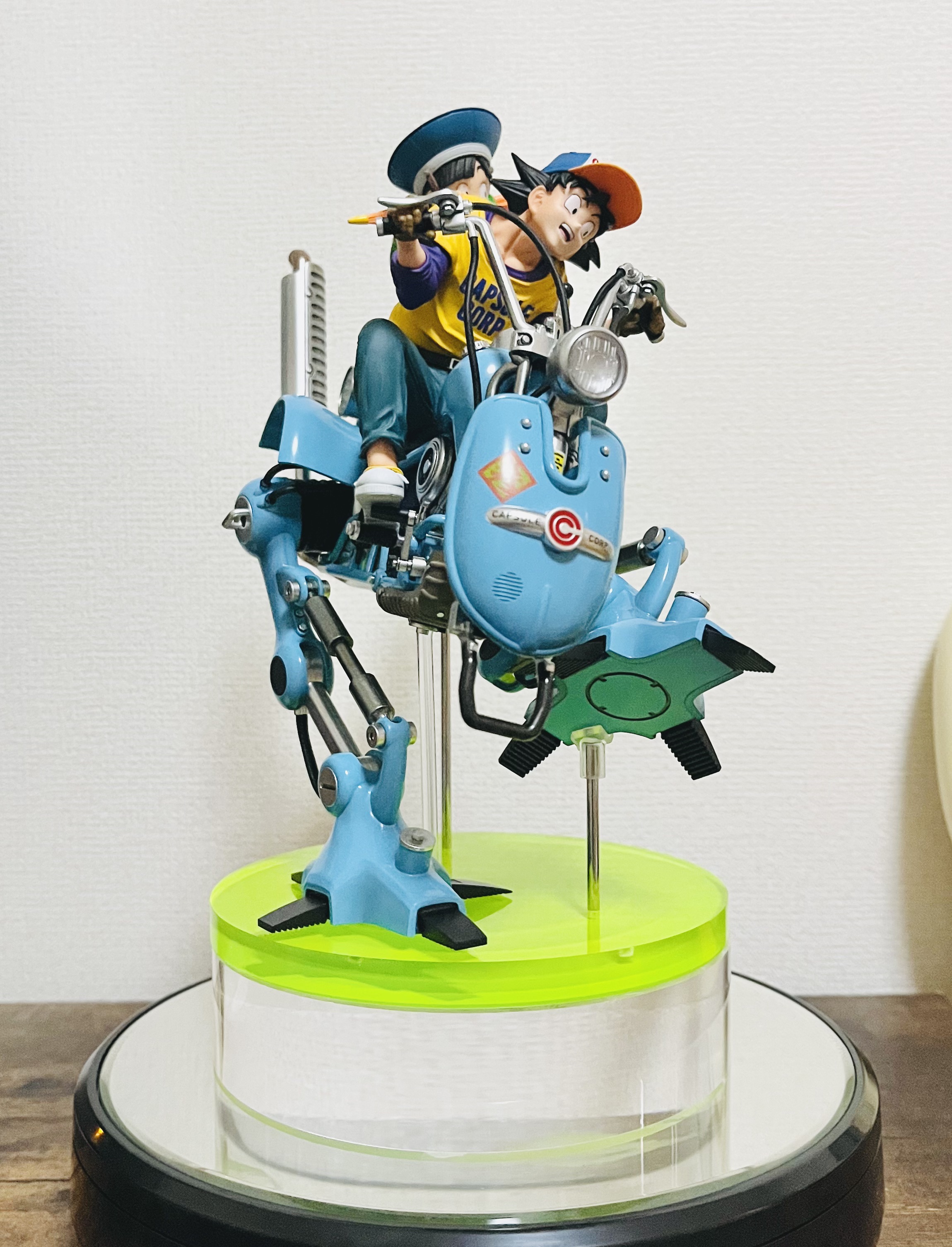 フィギュアのアクリル台座