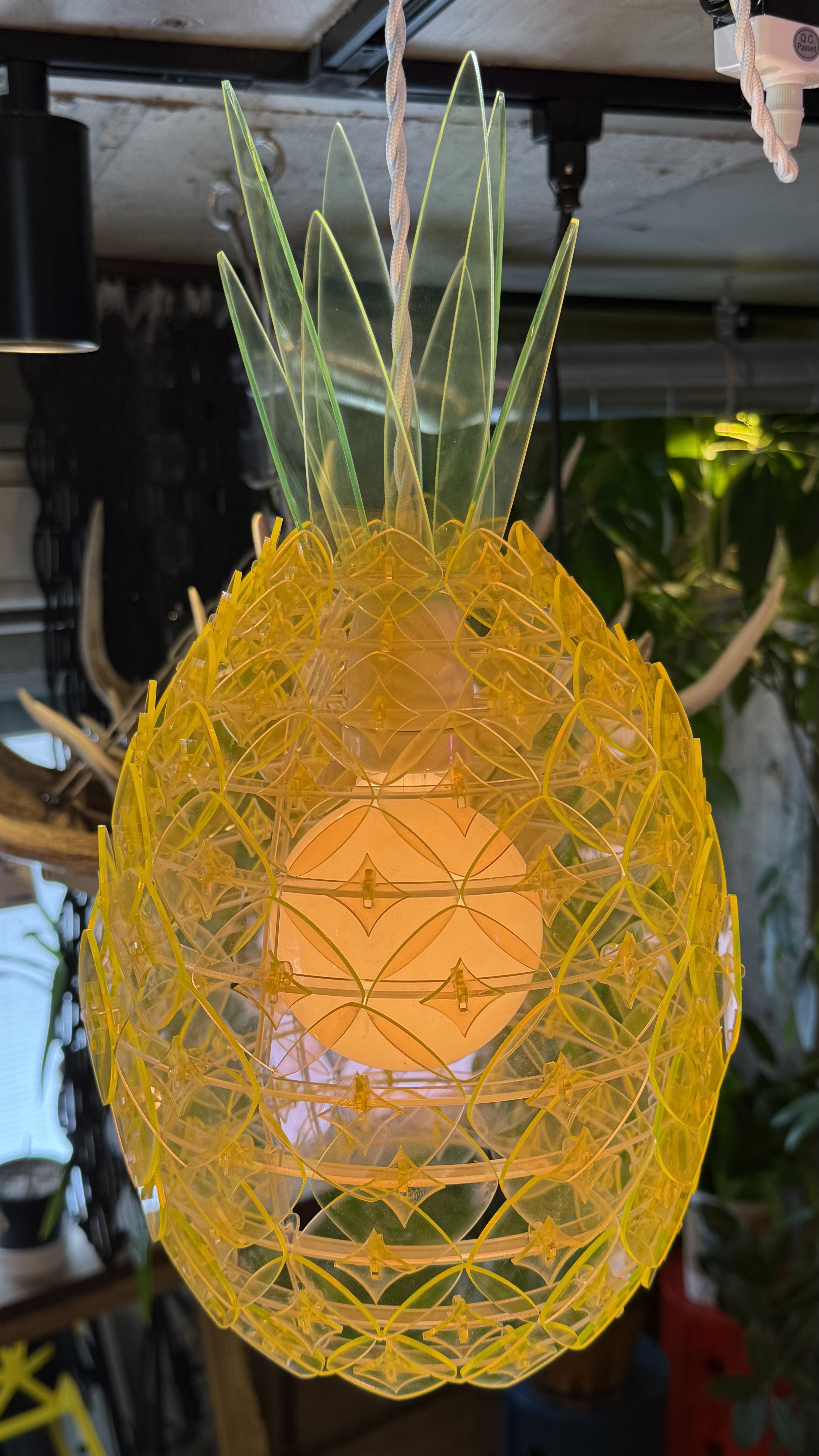 pineapple lamp