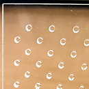 オリジナル アクリルパンチングボード 透明(丸穴) 板厚(3ミリ)450×600 穴サイズ(3ミリ)穴ピッチ(14ミリ)