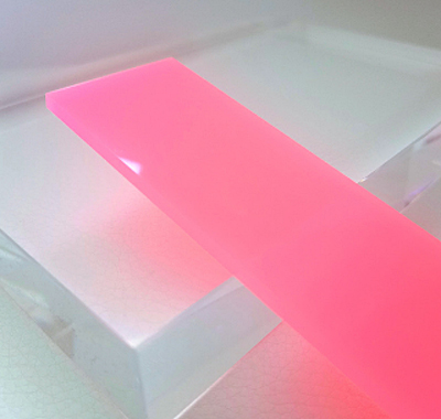 スター・レジン 蓄光アクリル板 ST-CK-PO(キャスト)(色:ピンク 発光色:オレンジ)板厚(3ミリ) 194×350